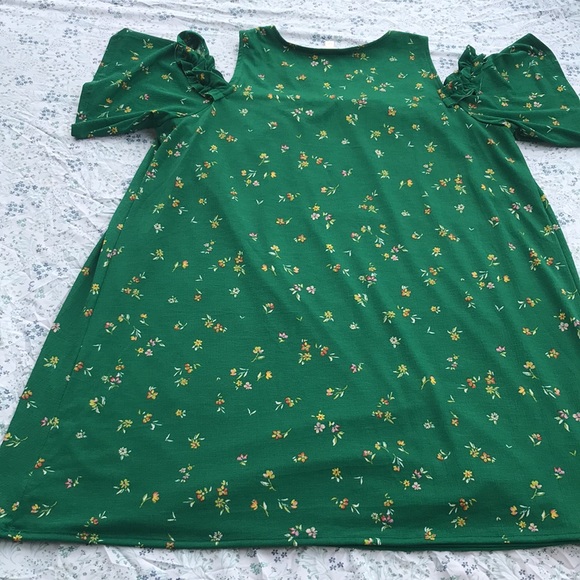 EUC Lauren Conrad cold shoulder summer dress - Picture 9 of 9